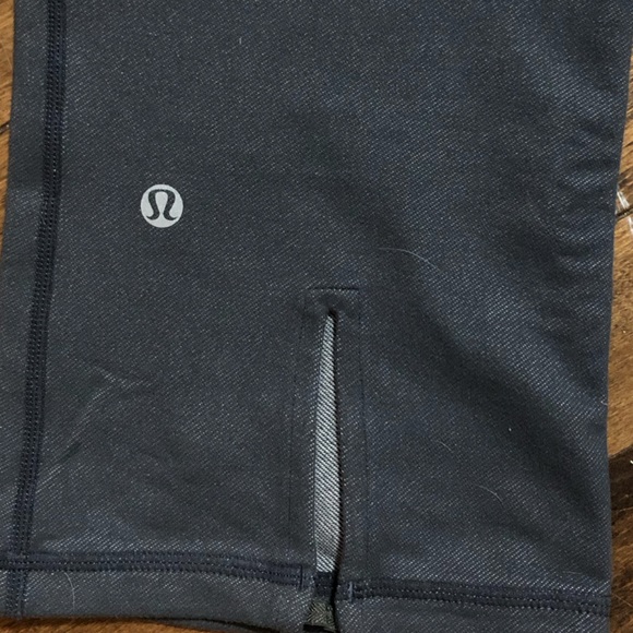 Lululemon Ladies Crops - Picture 4 of 6